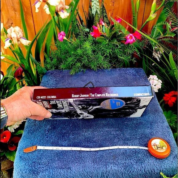 NIOB complete recordings of bluesman Robert Johnson with biography book - Picture 3 of 16